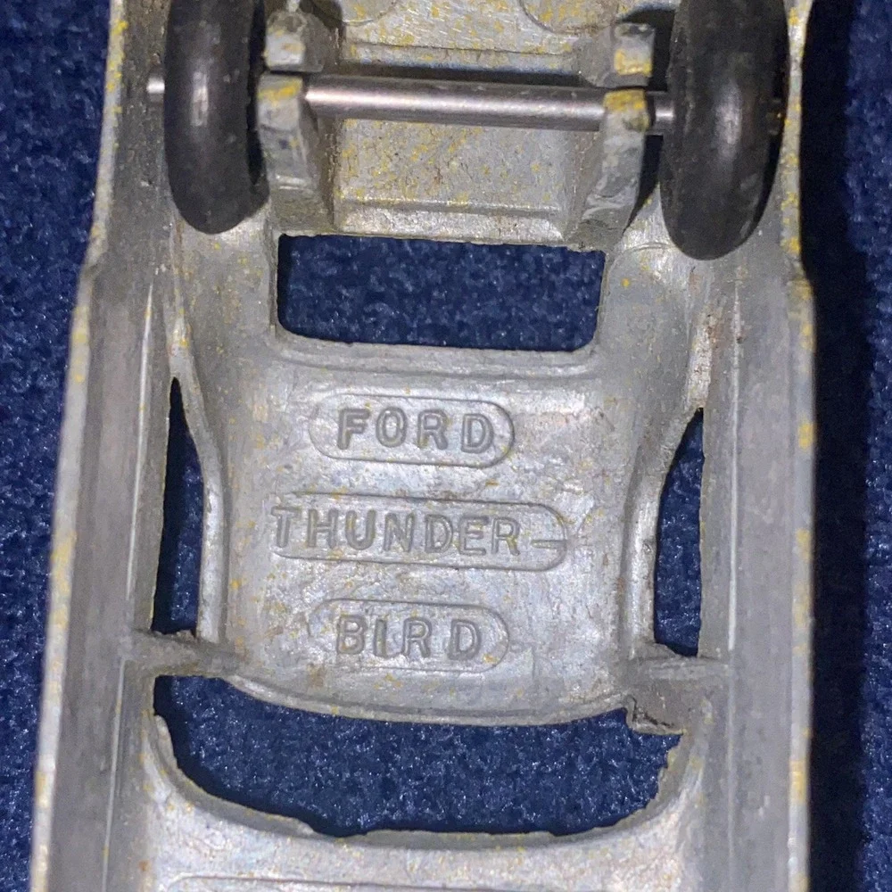1956 Tootsietoy Ford Thunderbird in yellow made in‎ USA Used Condition VINTAGE